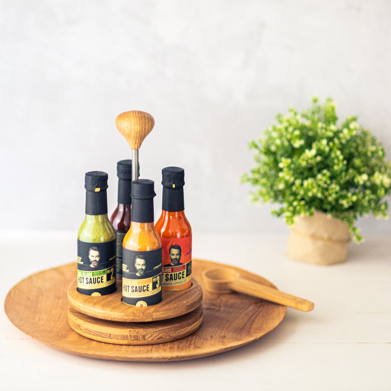 Hot Sauce Caddy med hot sauces Chili Klaus